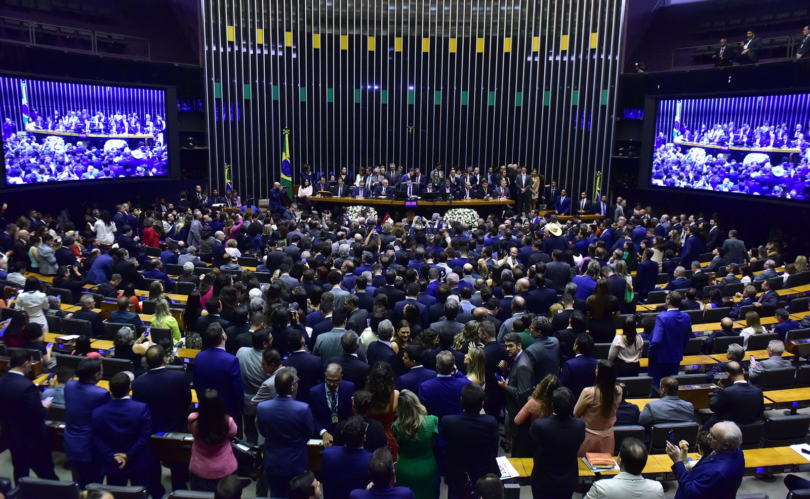 Sessão do Congresso para promulgar a Reforma Tributária — Foto: Zeca Ribeiro/Câmara dos Deputados