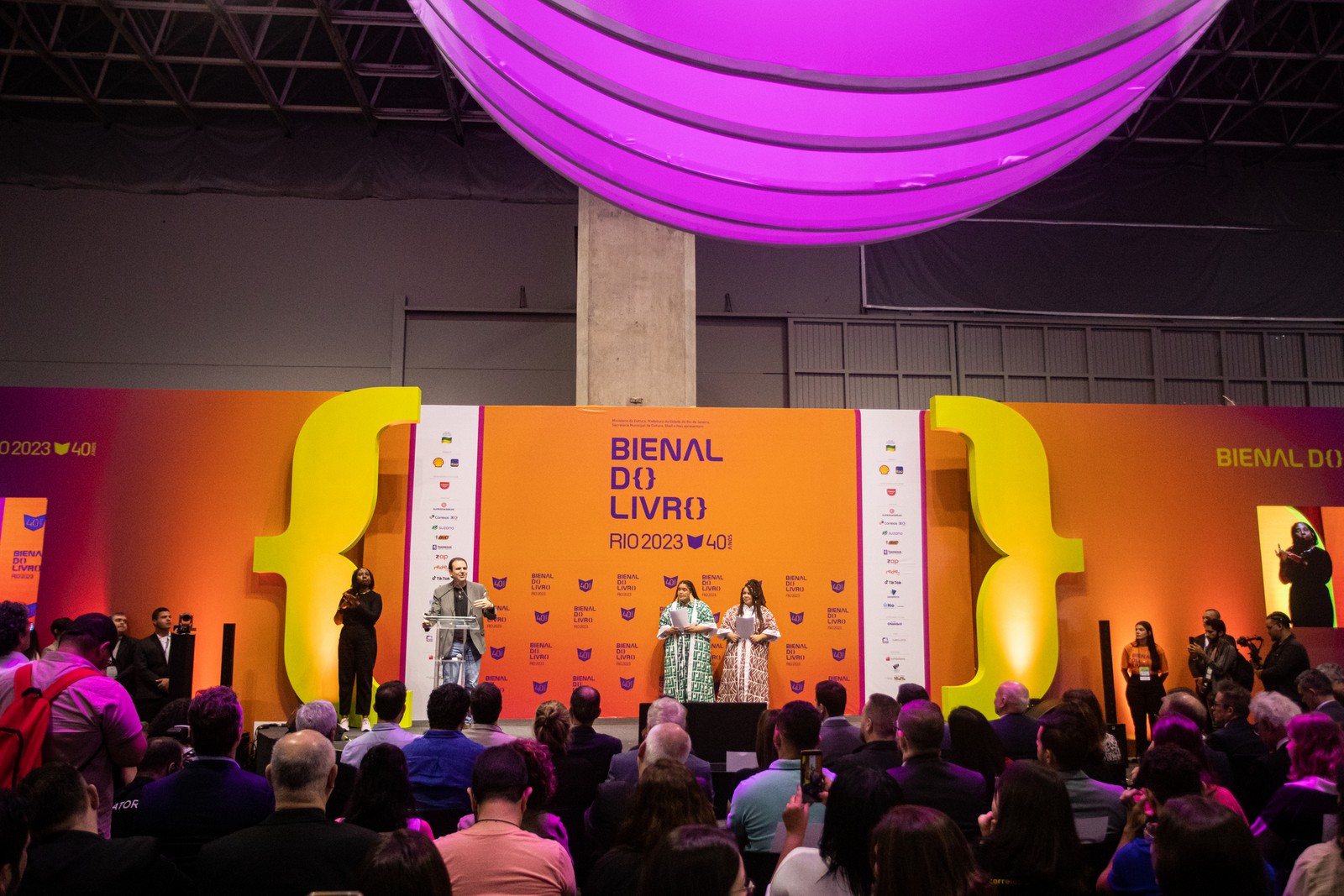 Prefeito Eduardo Paes participa da abertura da Bienal do Livro celebra 40 anos — Foto: Hermes de Paula/Agência O Globo