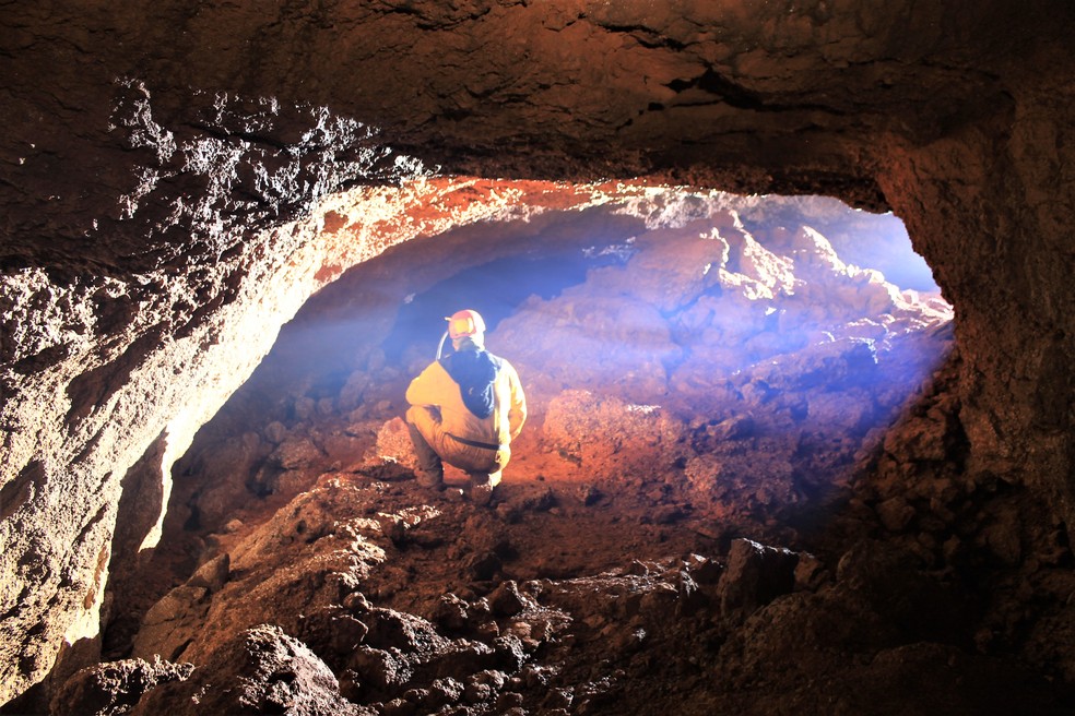 Atividade de monitoramento na caverna — Foto: Divulgação 