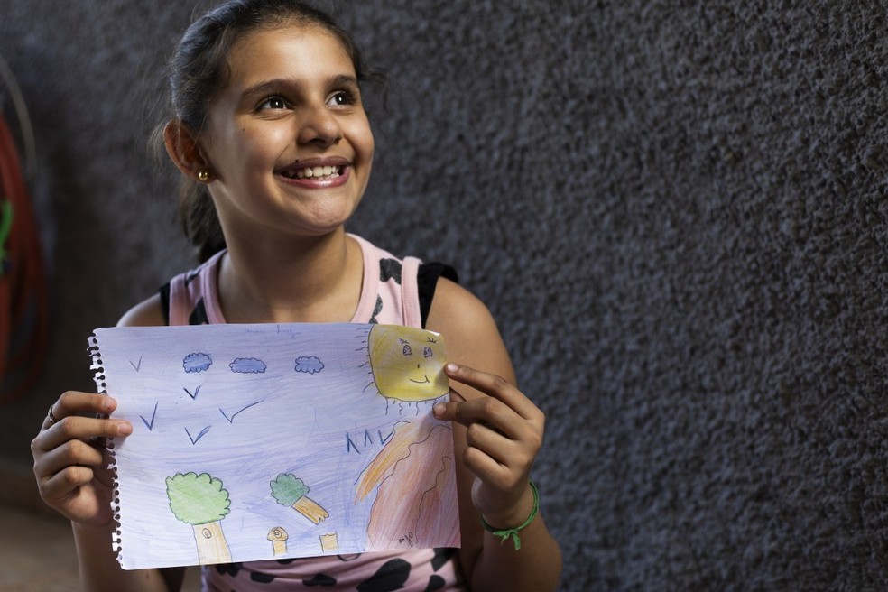 Ana Luiza mostrou um planeta que desmata no presente, enquanto deseja um futuro com menos poluição — Foto: Maria Isabel Oliveira