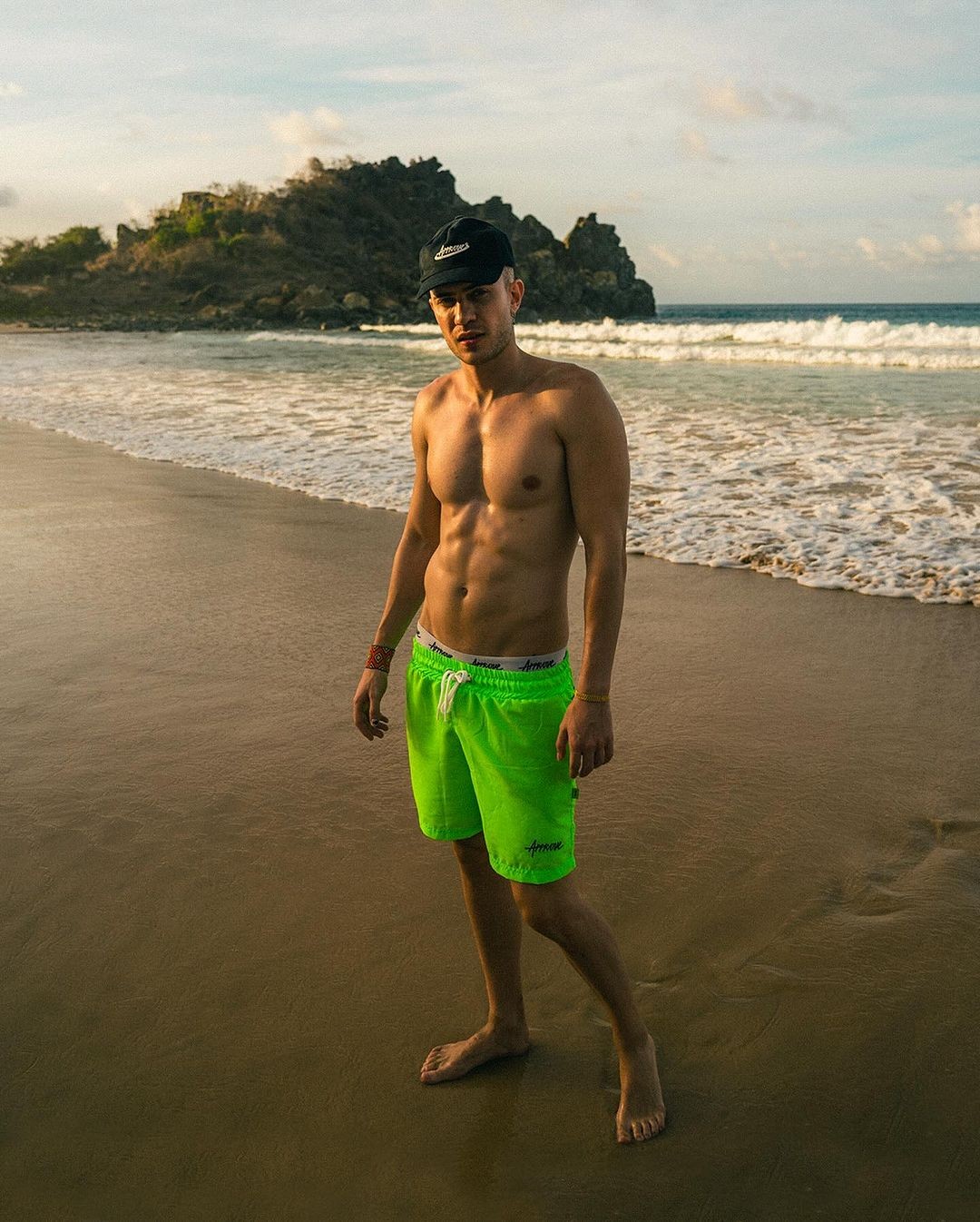 Leo Picon em foto de Iaponã Neuronha — Foto: Reprodução/Instagram