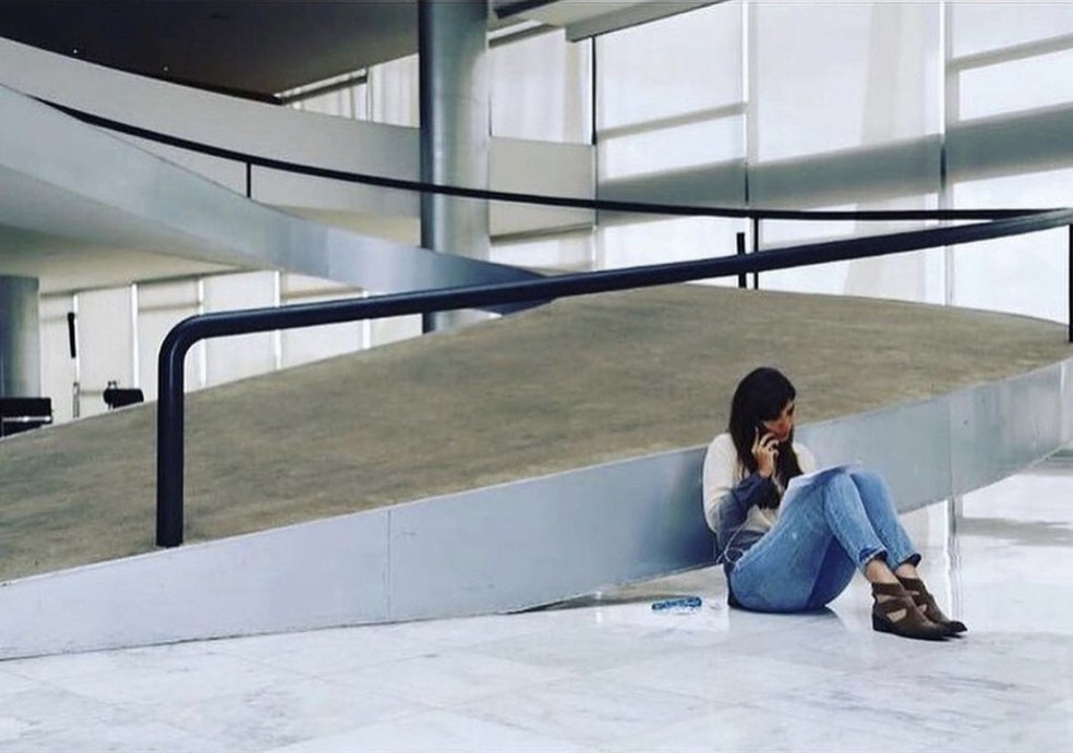 Mãe coruja de gêmeos, mulher apaixonada de André Rizek, Andréia Sadi conseguiu vídeos fundamentais para a investigação da entrada irregular, no país, de joias sauditas para Michelle Bolsonaro  — Foto: Reprodução de perfil no Instagram