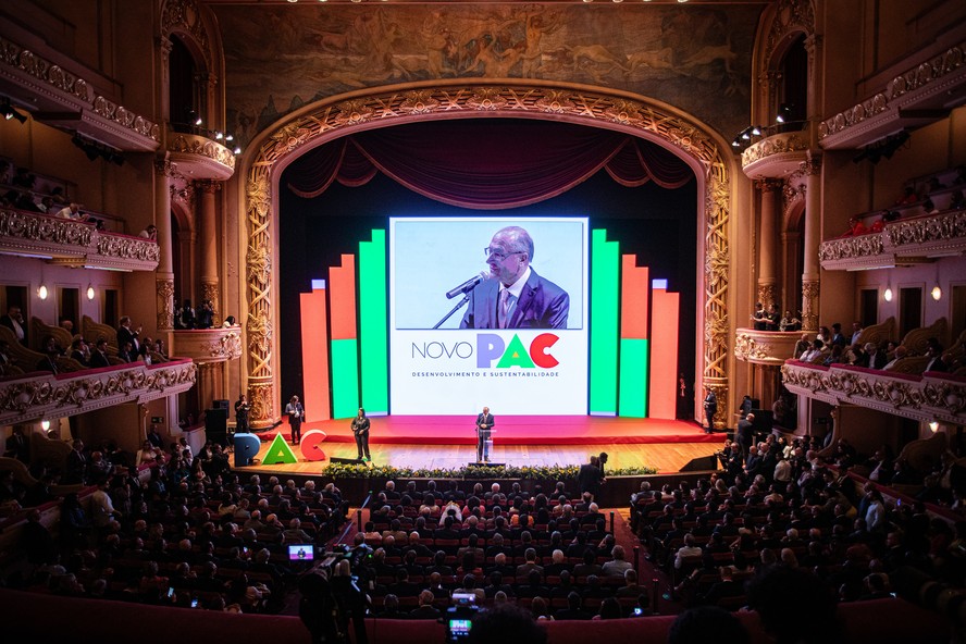 Cerimônia de Lançamento do Novo Programa de Aceleração do Crescimento (PAC) no Theatro Municipal do Rio