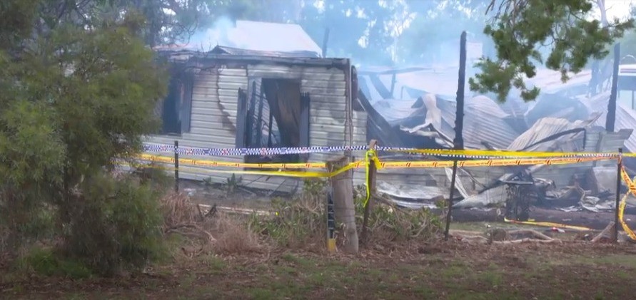 Homem é condenado após matar a mãe em incêndio à casa da família na Austrália — Foto: Reprodução