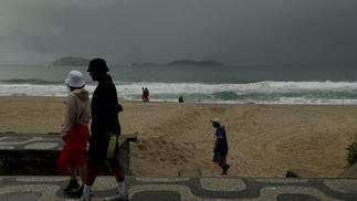 Frio no Rio - Cidade registra menor temperatura do ano — Foto: Fabiano Rocha / Agência O Globo