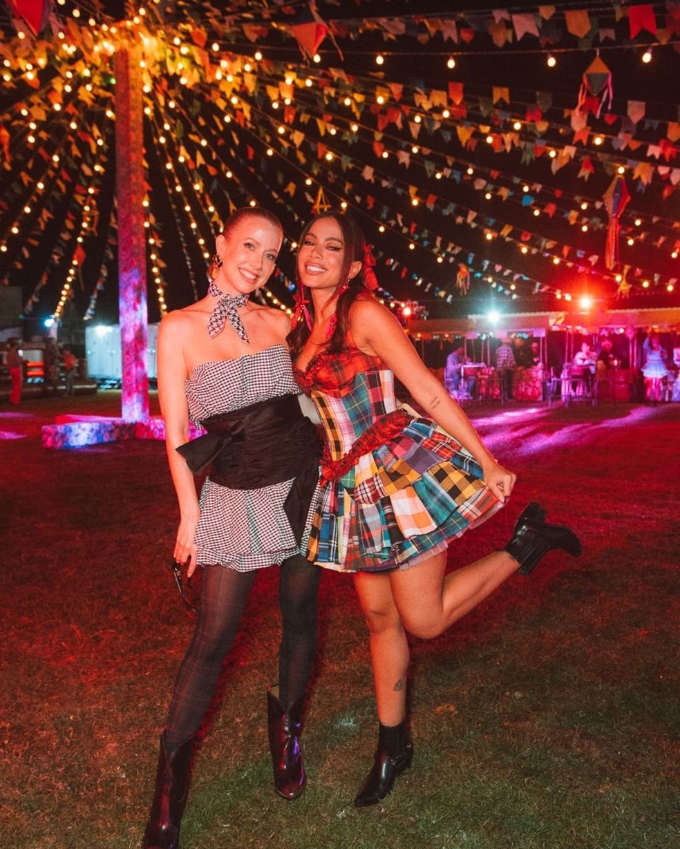 Com a amiga Gabriela Prioli — Foto: Reprodução/Instagram