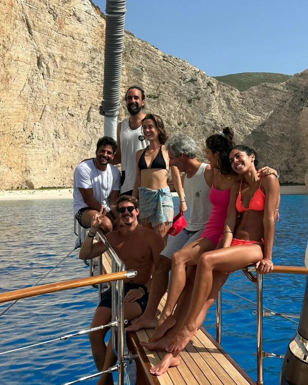 Bela Gil e o ex-marido, JP Demasi, continuam amigos. Eles até viajaram para a Grécia com amigos após a separação, no ano passado