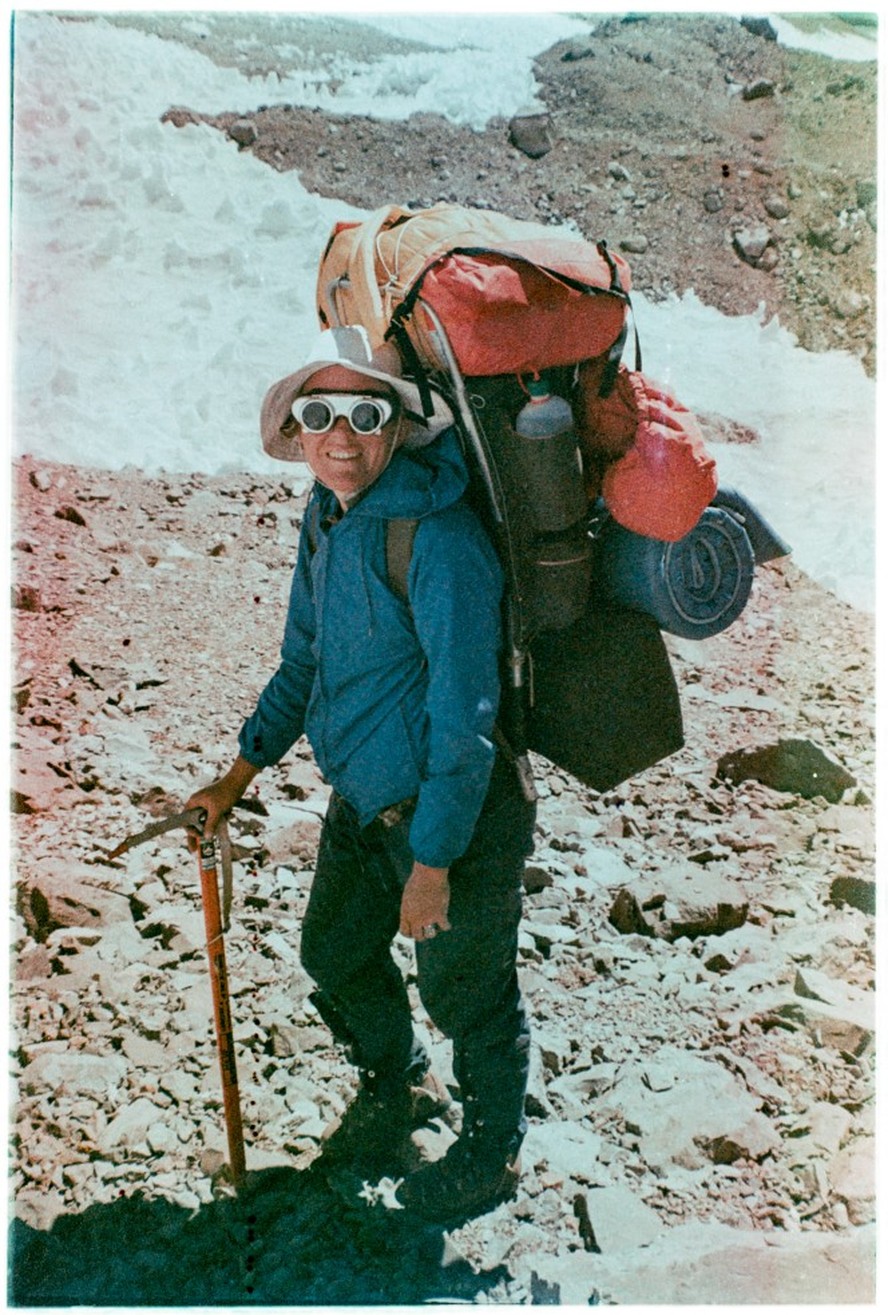 Uma foto de Janet Johnson, recuperada de um rolo de filme encontrado no Monte Aconcágua quase 50 anos depois que ela morreu no local