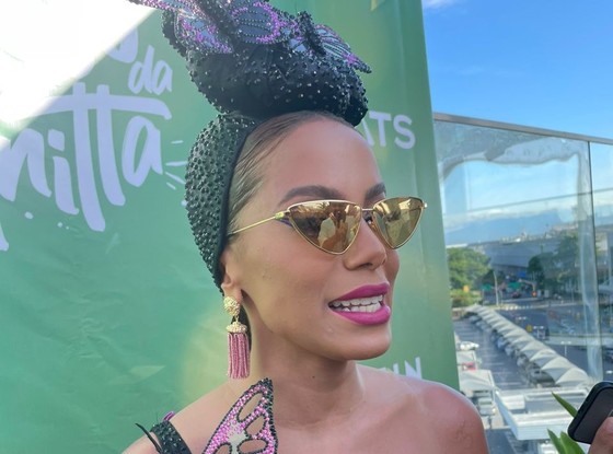 Anitta coloca seu bloco na rua no Centro do Rio no último fim de semana do carnaval