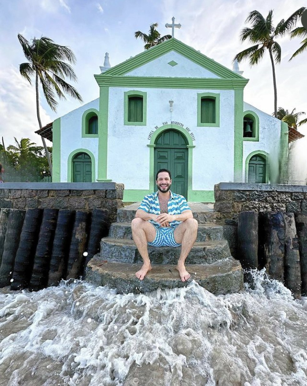 Rainer Cadete na Praia dos Carneiros, em Pernambuco — Foto: Reprodução/Instagram