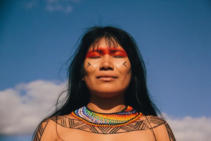 Marketplace de artes indígenas desenvolve empreendedorismo feminino e ajuda a preservar 3 milhões de hectares