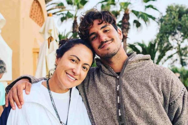 Simone com Gabriel Medina