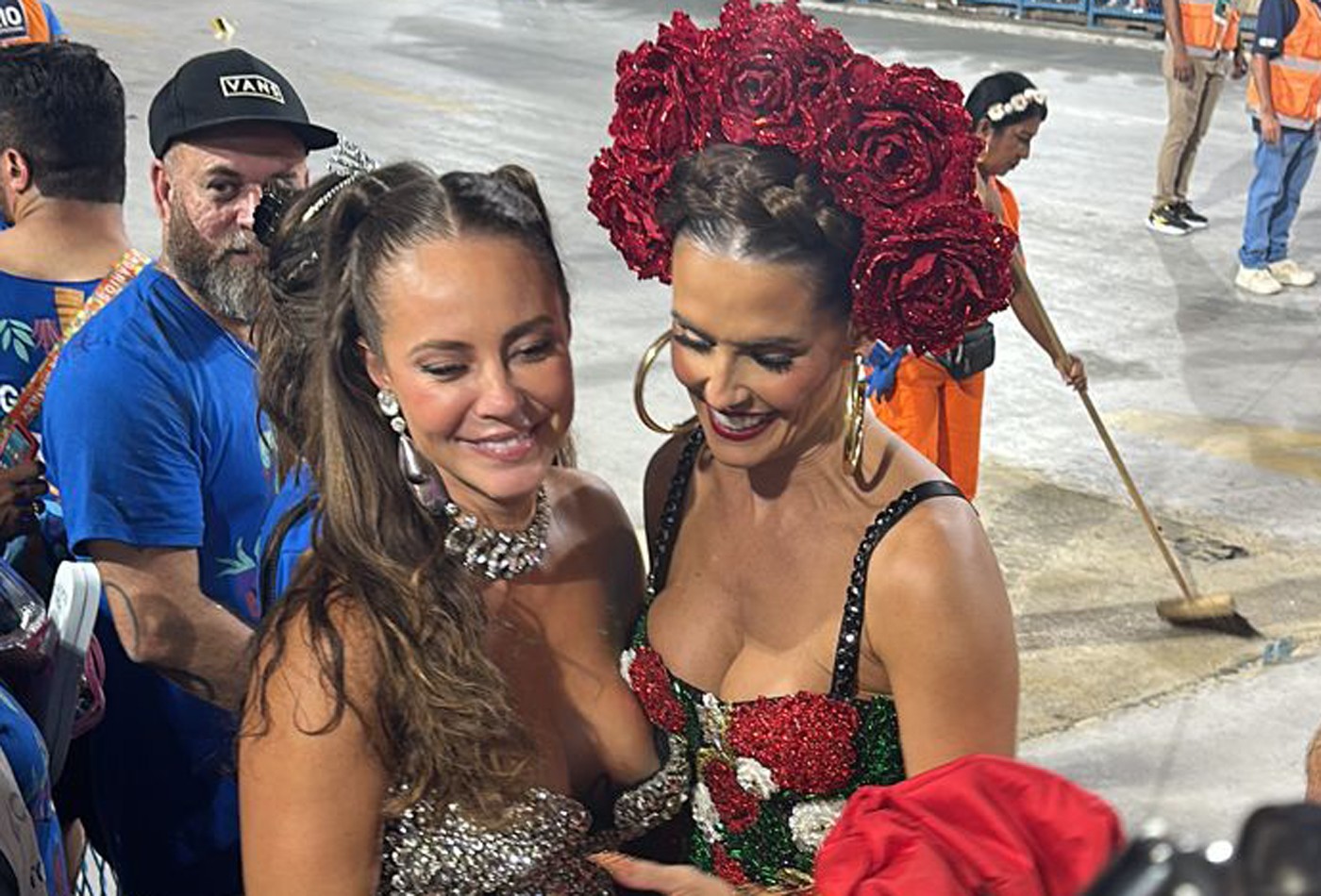 Paolla Oliveira e Deborah Secco — Foto: Quem