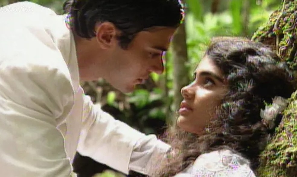 Leonardo Vieira e Patrícia França formaram par romântico na primeira fase de Renascer (Globo, 1993) — Foto: Reprodução/Globoplay