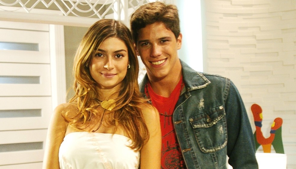 Thaila Ayala e Rômulo Arantes Neto em 'Malhação' em 2007 — Foto: Divulgação/Globo