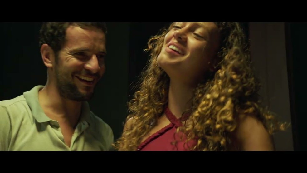 Daniel de Oliveira e Sophie Charlotte, como Dalberto e Anaíra, no filme 'O Rio do Desejo' (2023) — Foto: Divulgação