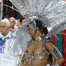 Paolla Oliveira na Sapucaí — Foto:  Roberto Filho/Brazil News