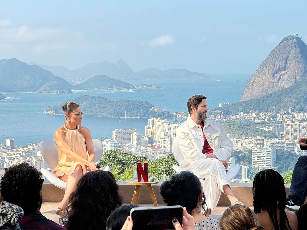 Juliana Paes e Vladimir Brichta lançam novo trabalho em vista paradisíaca no Rio de Janeiro — Foto: Quem