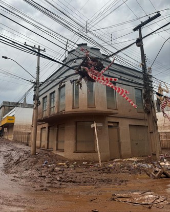 Bárbara Labres mostra destruição em Arroio do Meio (RS)