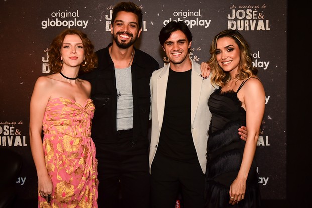 Felipe Simas, Marjories Gerardi, Larissa Ferrara e Rodrigo Simas