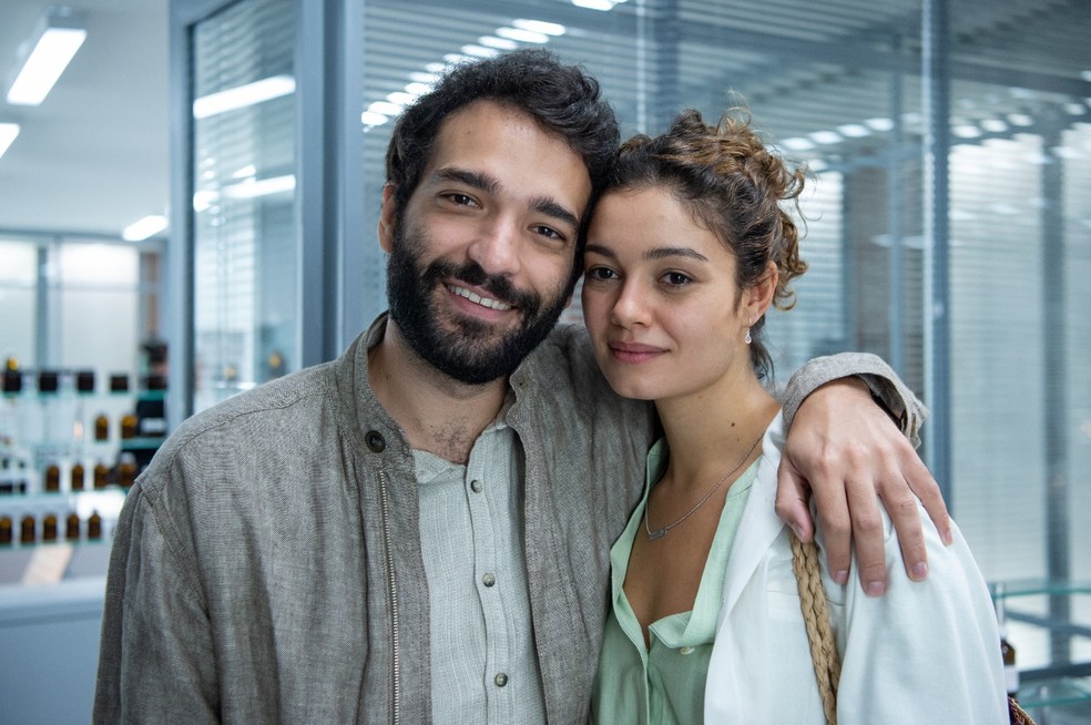 Humberto Carrão e Sophie Charlotte — Foto: Divulgação/ Globo/ Estevam Avellar