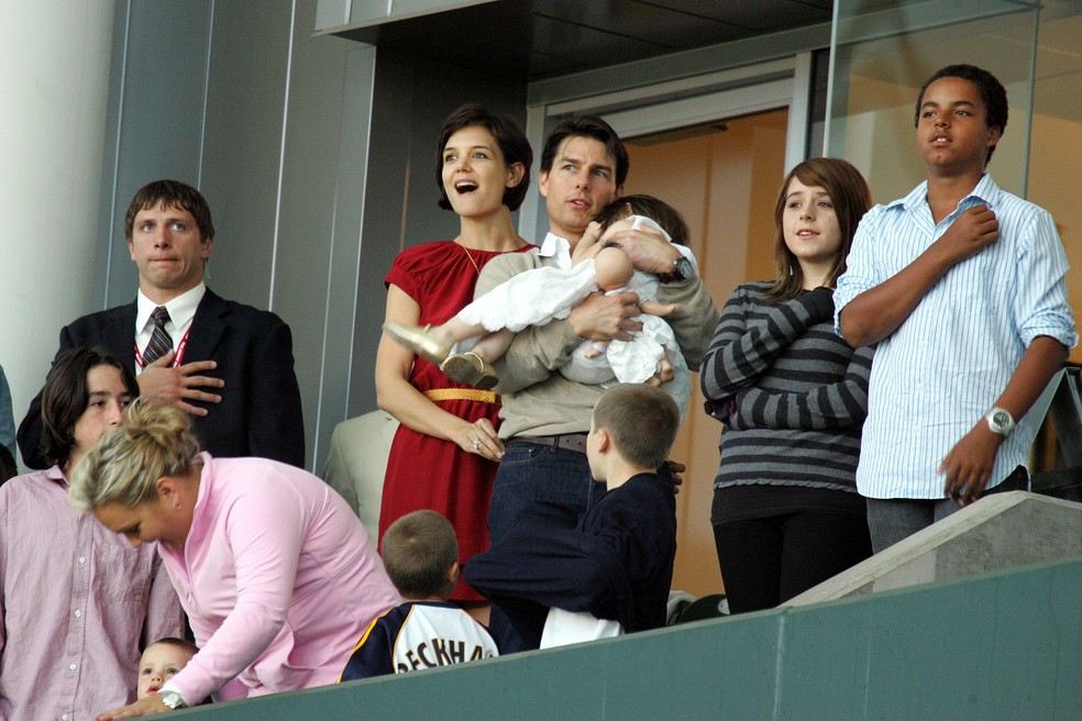 Tom Cruise com Katie Holmes e Isabella e Connor em 2008 — Foto: Getty Images