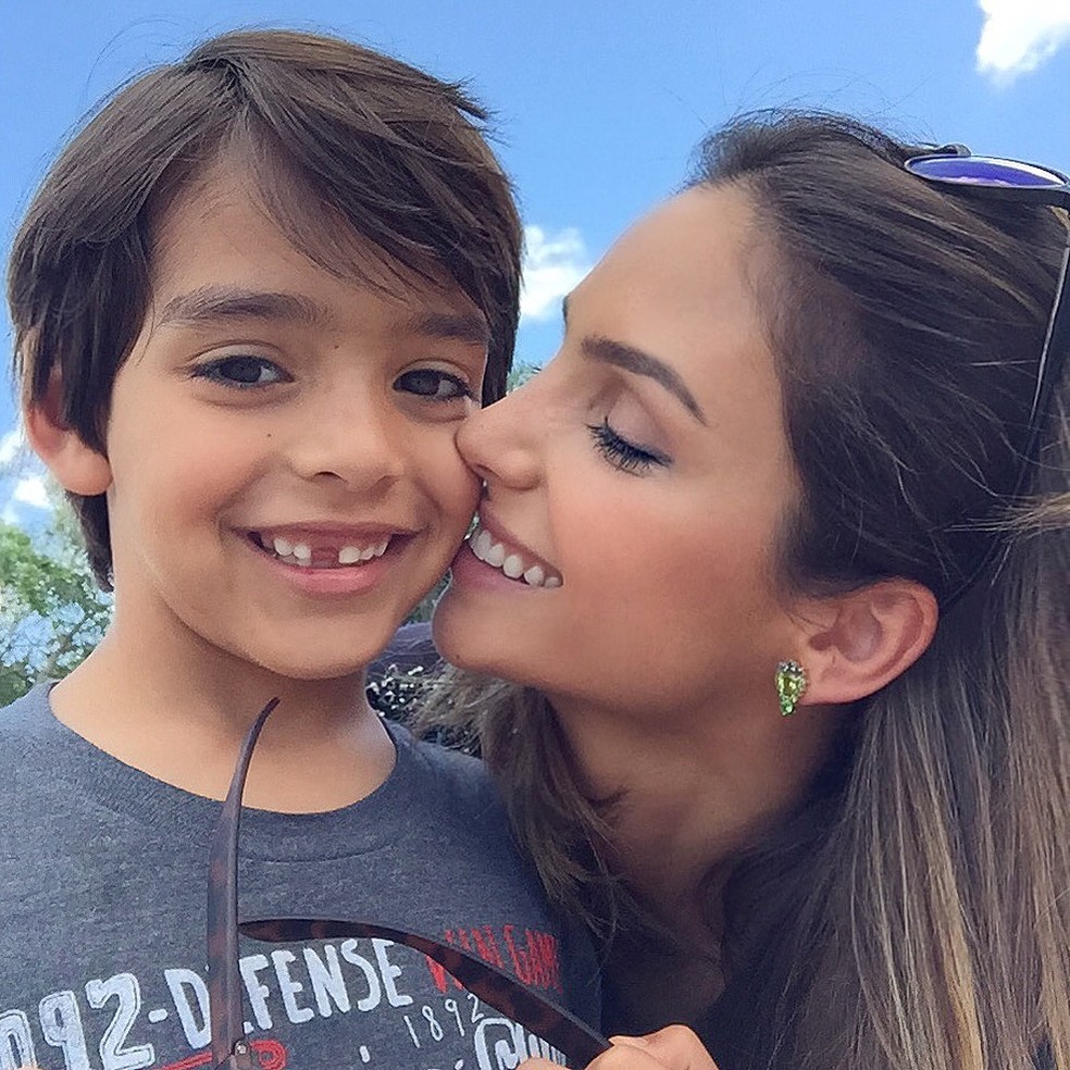 Carol Celico e o filho mais velho, Luca — Foto: Reprodução/Instagram