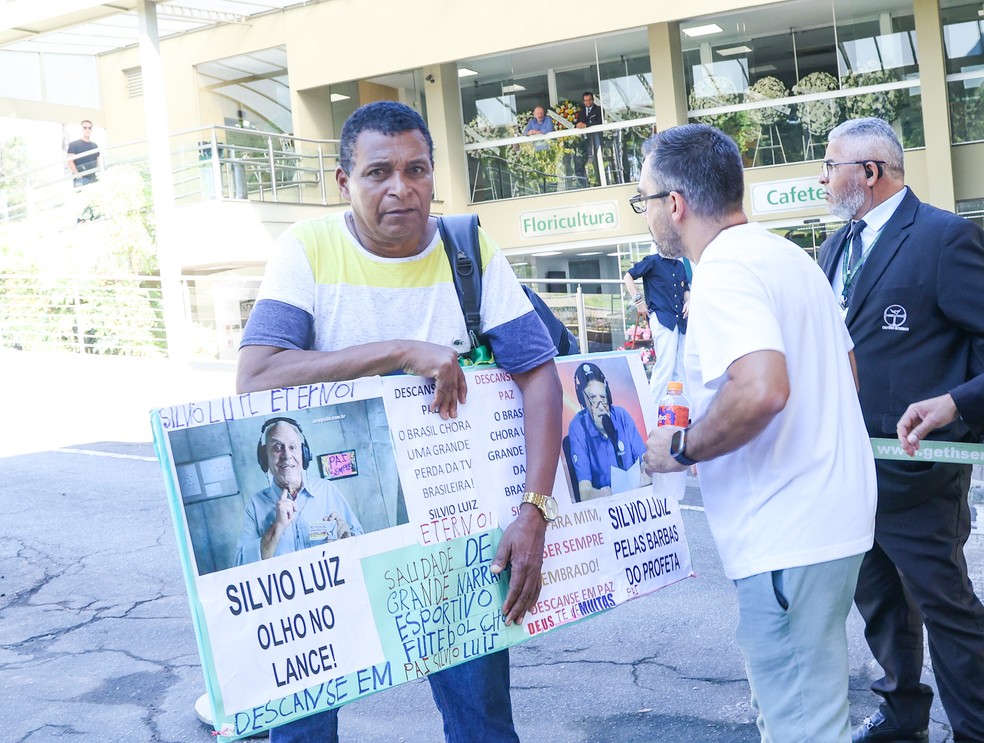 Fãs se despedem de Silvio Luiz — Foto: Tomzé Fonseca/ Agnews