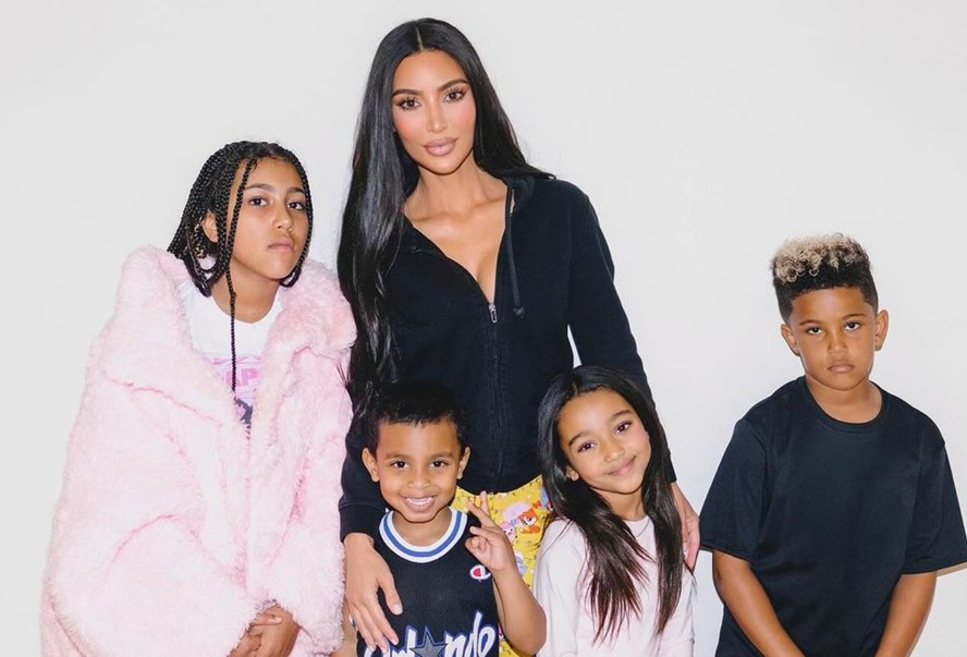 Kim Kardashian e os filhos