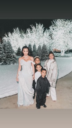 North West passa o Natal com a jaqueta do pai