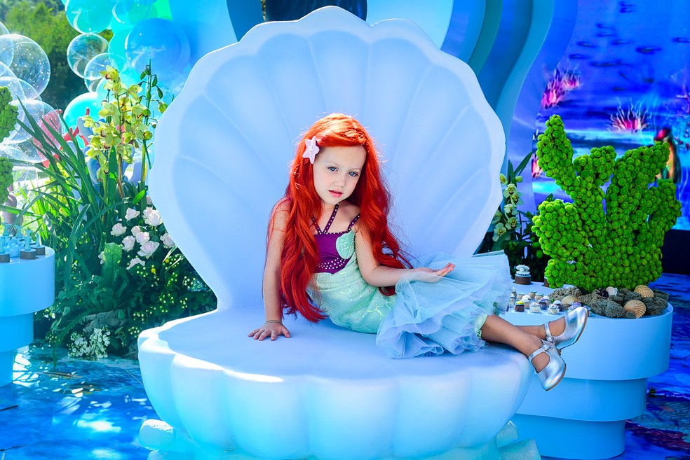 Vicky Justus se veste de Ariel em festa com tema 'A Pequena Sereia' — Foto: Andy Santana/Brazil News