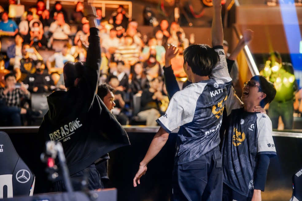 GAM Esports e Team BDS avançaram para o Swiss Stage do Mundial de LOL 2023 — Foto: Divulgação/Colin Young-Wolff/Riot Games