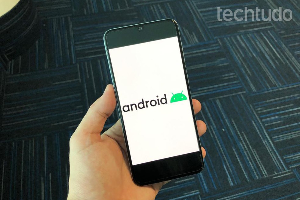 Novo Android 11 traz melhorias de privacidade e recursos para facilitar a comunicação entre pessoas — Foto: Pedro Vital/TechTudo