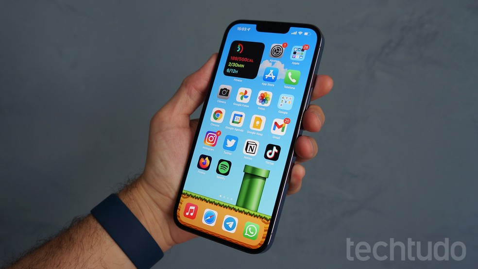 iPhone 13 Pro Max ainda precisa de atualização para receber o "5G puro" — Foto: Thássius Veloso/TechTudo