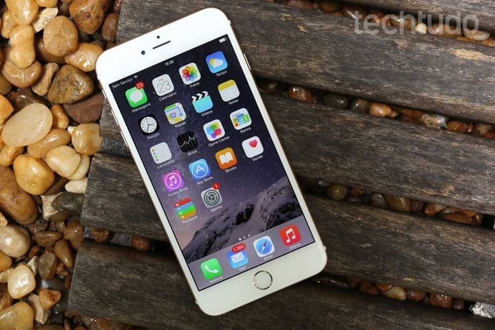 iPhone 6S: celular da Apple pode ser encontrado por R$ 1.681,49 na edição com 32 GB — Foto: Lucas Mendes/TechTudo