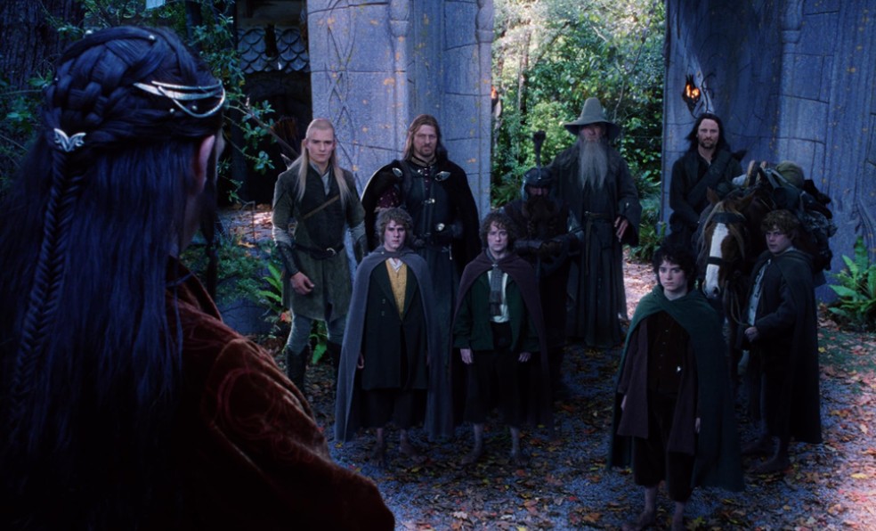 A Sociedade do Anel mostra a jornada de um grupo que vai de hobbits a magos, elfos e anões — Foto: Divulgação/IMDb