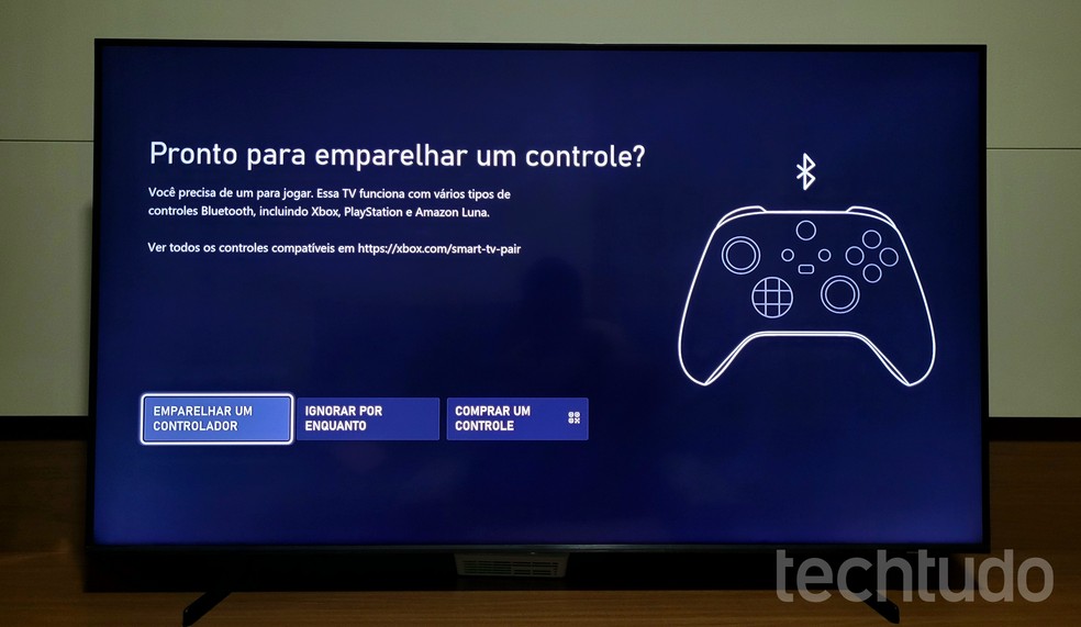 Conecte um controle gamer na TV Samsung para jogar — Foto: Lucas Santos/TechTudo