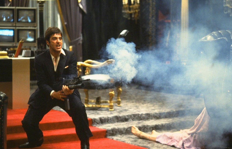 Al Pacino interpreta Tony Montana no clássico Scarface — Foto: Divulgação/IMDb