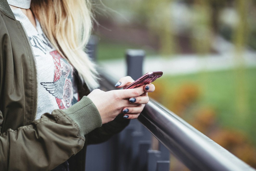 Bancos digitais oferecem seguro para celular e permitem contratação de forma rapida; confira — Foto: Freestocks/Unsplash