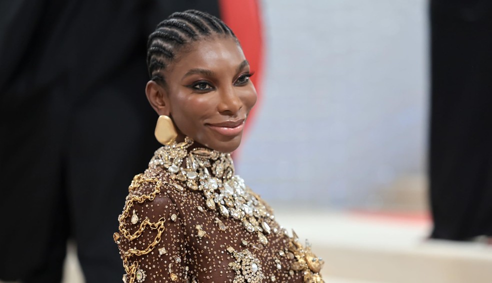 Michaela Coel está no seriado Sr. e Sra Smith para o Prime Video — Foto: Divulgação/IMDb