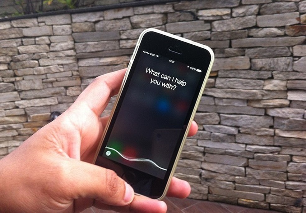 Siri usa IA para responder os comandos dos usuários — Foto: Reprodução/TechTudo