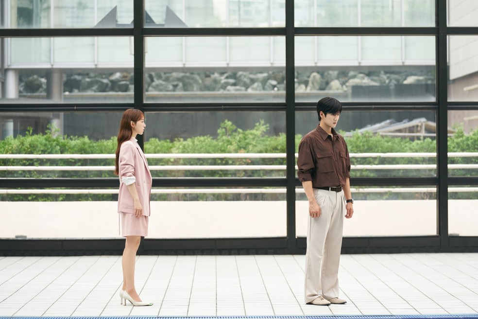 Vejo Você na Próxima Vida: Shin Hye-sun e Ahn Bo Hyun são os protagonistas Ban Ji-eum e Moon Seo-ha — Foto: Reprodução/tvN