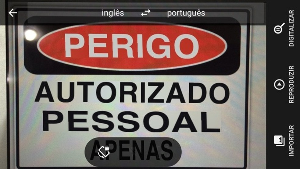 Quase instantaneamente, a tela exibe a tradução em português — Foto: Reprodução/Paulo Alves