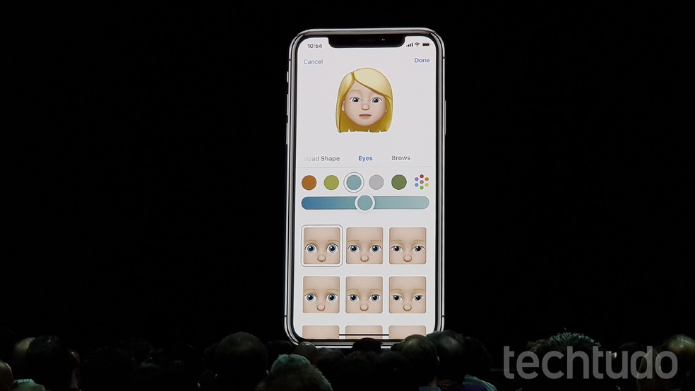 Criação de Memoji no app de mensagens da Apple  — Foto: Thássius Veloso/TechTudo