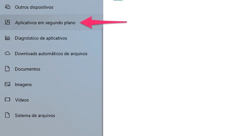 Ação para visualizar aplicativos com autorização para rodar em segundo plano no Windows 10 — Foto: Reprodução/Marvin Costa