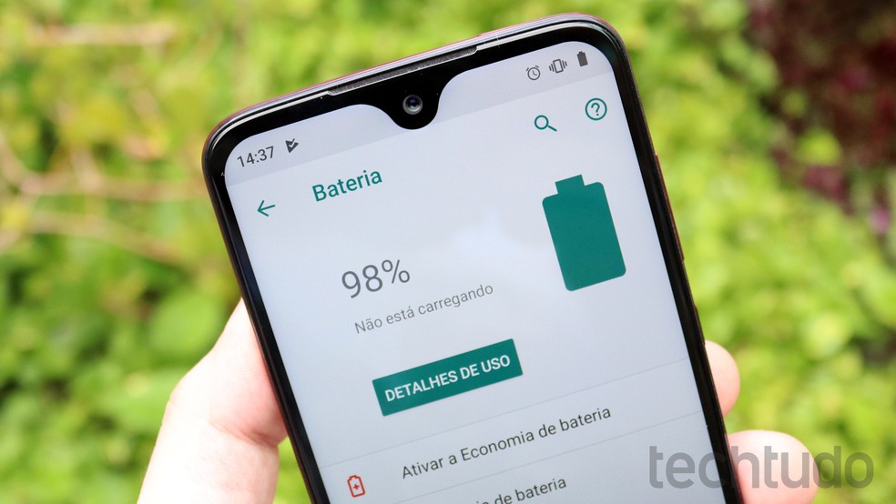 Interface de configurações de bateria vai mostrar quais são os apps vilões do seu celular — Foto: Bruno De Blasi/TechTudo