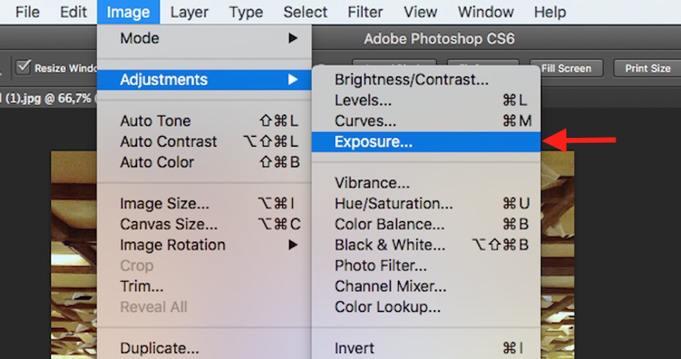 Ação para acessar a ferramenta para ajuste de exposição do Adobe Photoshop — Foto: Reprodução/Marvin Costa