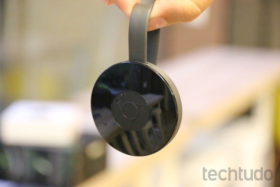 Chromecast 2 é exemplo de dispositivo que utiliza Wi-Fi AC  — Foto: Caio Bersot/TechTudo