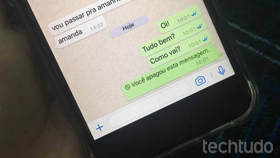 Mídias enviadas pelo WhatsApp podem ficar armazenadas no iPhone, mesmo tendo sido apagada para todos na conversa — Foto: Aline Batista/TechTudo