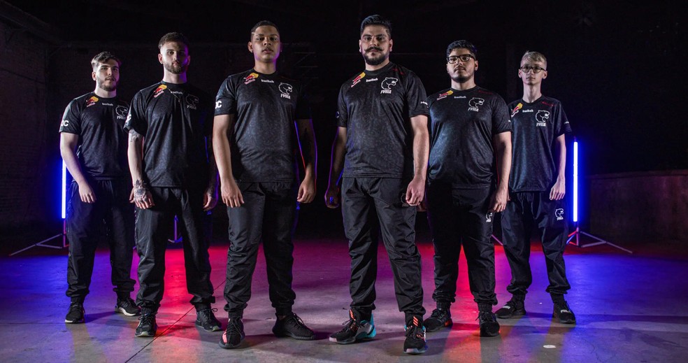 FURIA assumiu a liderança do CBLOL 2022 após vitória em confronto direto contra a KaBuM! — Foto: Divulgação/FURIA